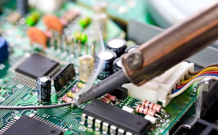 When Should You Choose Through Hole Assembly