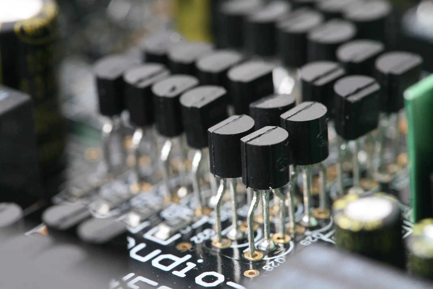 What Does a Transistor Symbol Actually Show What Does a Transistor Symbol Actually Show 2